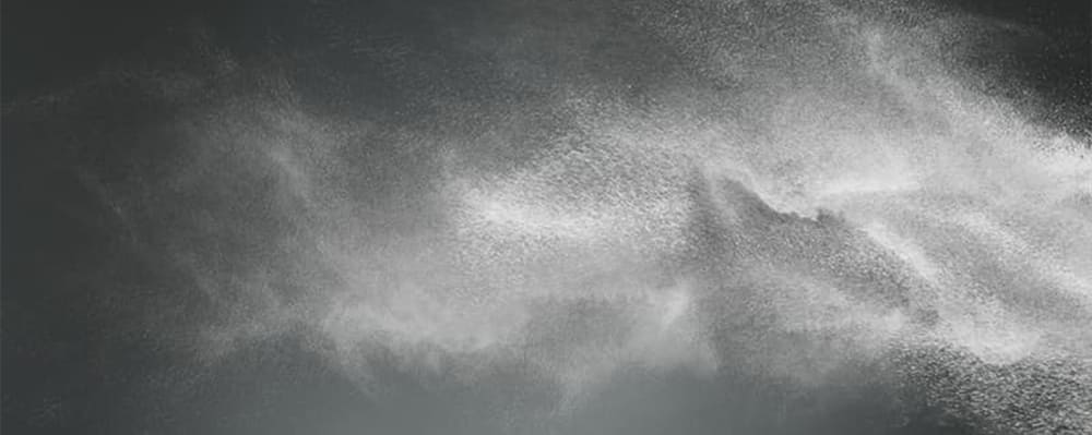 Application of dust sensors in vacuum cleaners and mite removal controllers