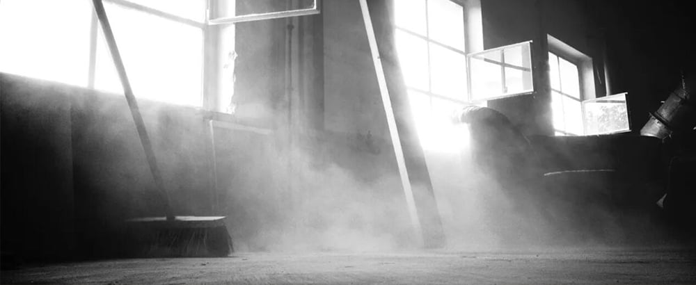 How does smart home use sensors to detect dust concentration?