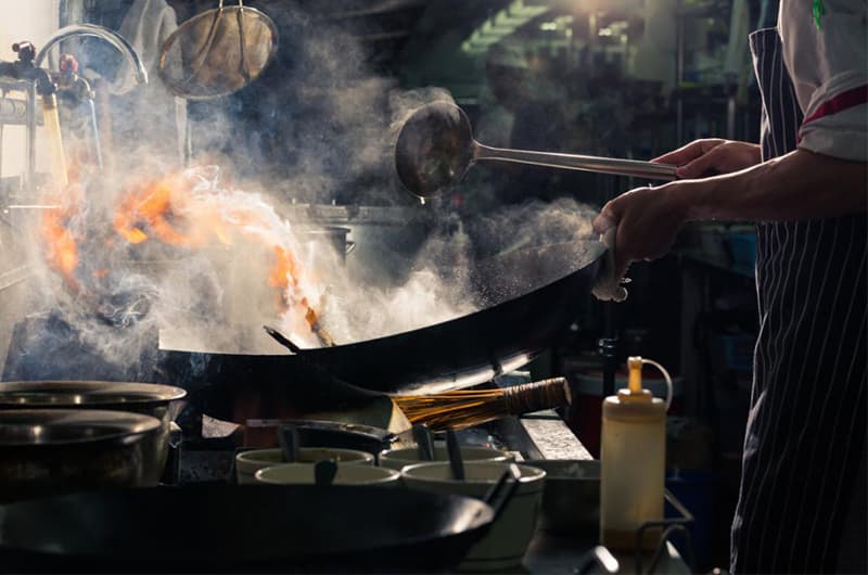 Caring for Kitchen Air with Technology: The Perfect Combination of PM2.5 Sensors and Automatic Range Hoods