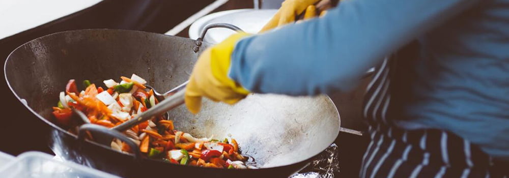 Kitchen oil fumes, PM2.5 off the charts, health hazards cannot be ignored!