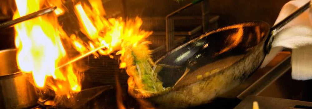 Kitchen oil fumes, PM2.5 off the charts, health hazards cannot be ignored!